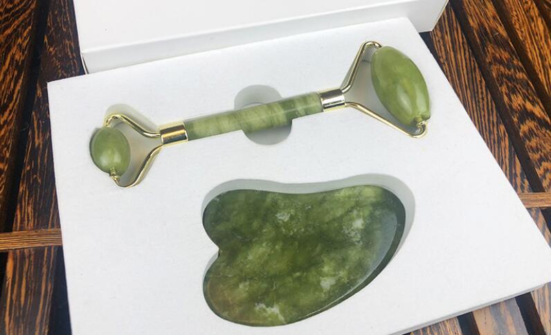Jade Roll Massager Relieves Facial Tension Jade Roll Massager Relieves Facial Tension